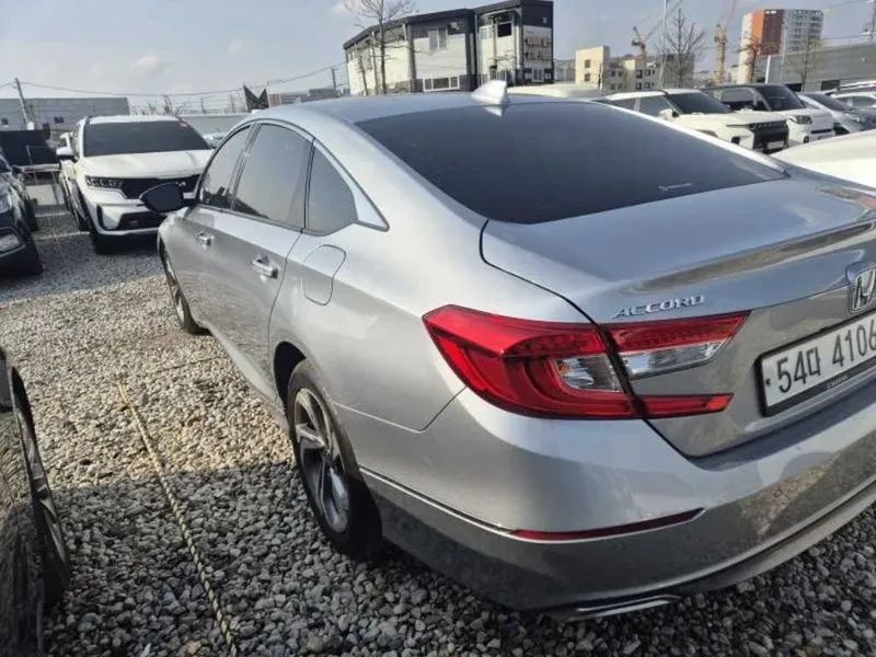 Honda Accord 1.5 Turbo, снимка 4 - Автомобили и джипове - 55882581