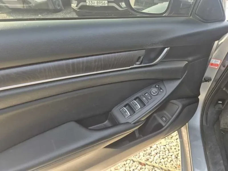 Honda Accord 1.5 Turbo, снимка 6 - Автомобили и джипове - 55882581