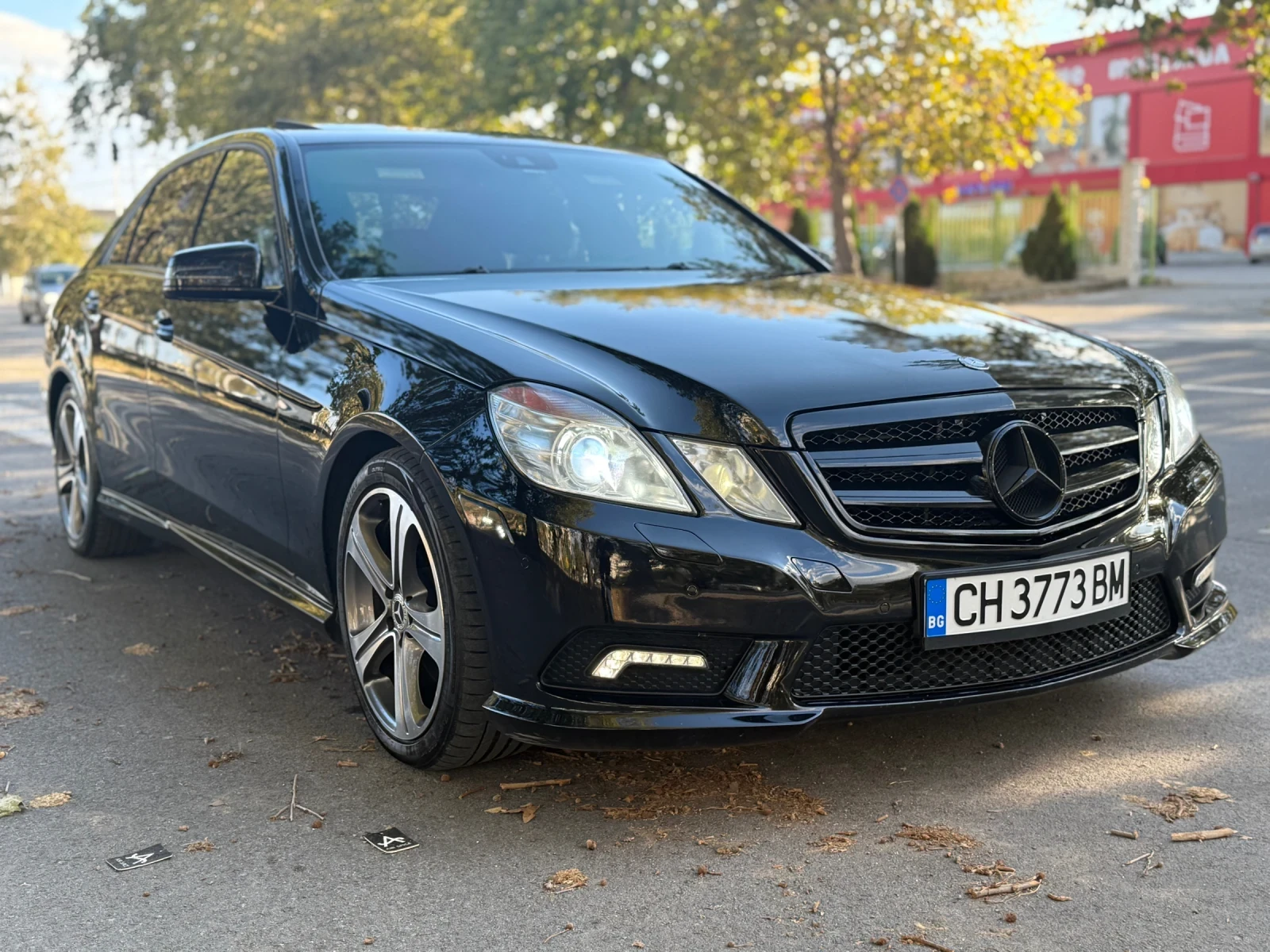 Mercedes-Benz E 350 ГАЗ* AMG-пакет* 4-MATIC* ПОДГРЕВ* АВТОПИЛОТ* Ел.Се, снимка 1
