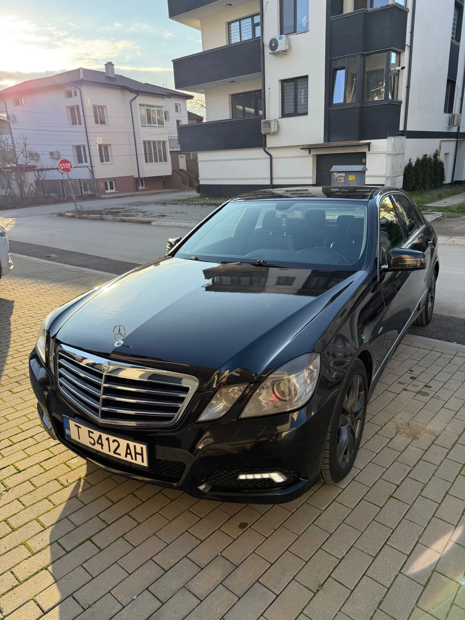 Mercedes-Benz E 220, снимка 1