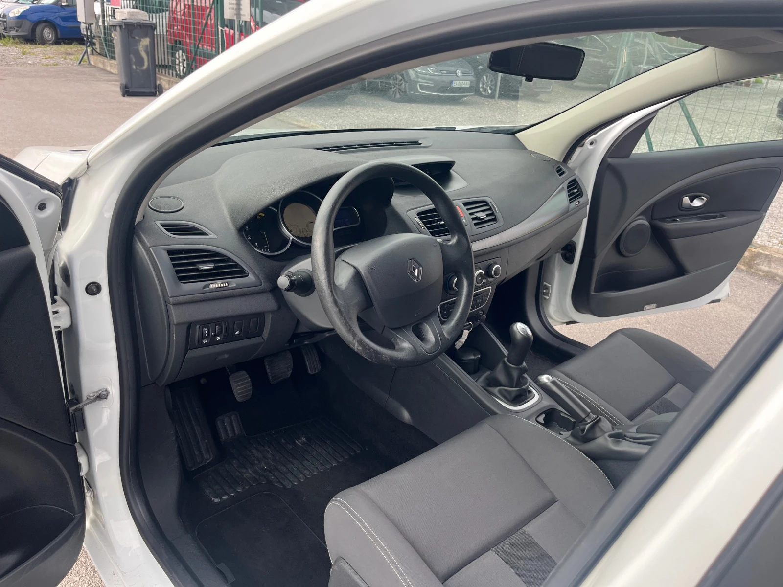 Renault Megane 1.5 DCI | Mobile.bg — изображение 11