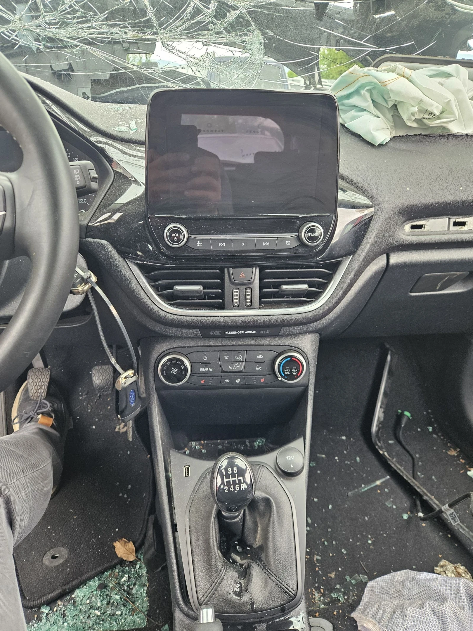 Ford Fiesta 1.0i, снимка 7 - Автомобили и джипове - 52035849