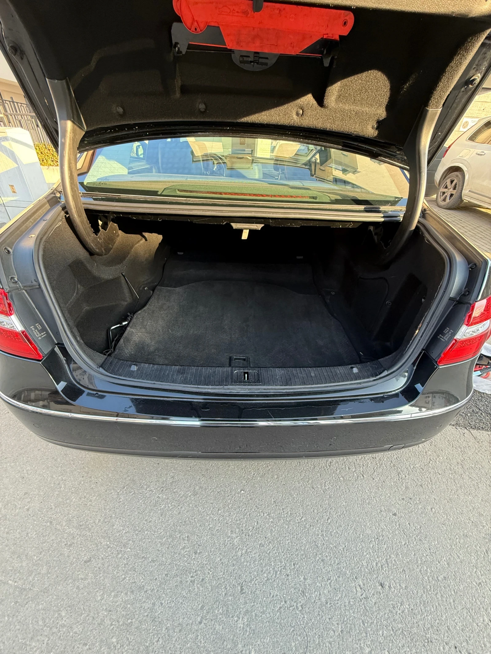 Mercedes-Benz E 220  - изображение 7