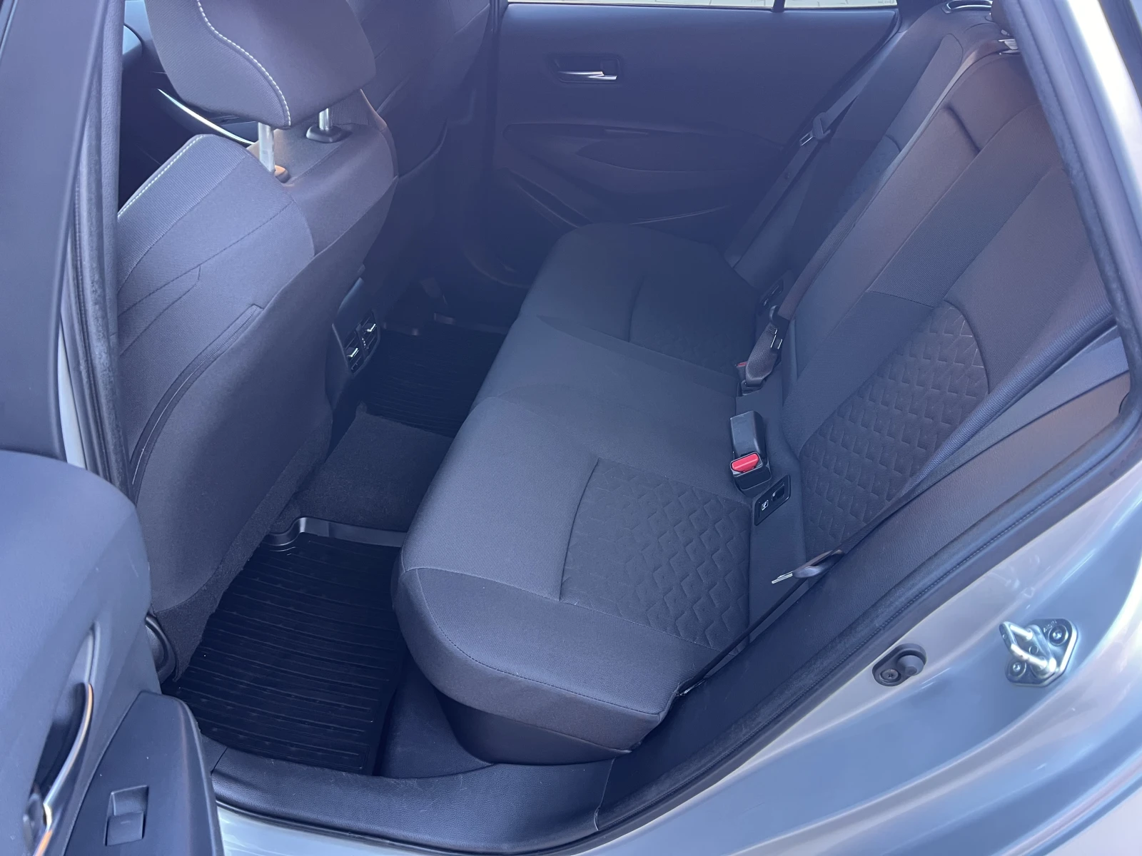 Toyota Corolla EXECUTIVE/1.8/HYBRID/122к.с./AT/Гаранция - изображение 10