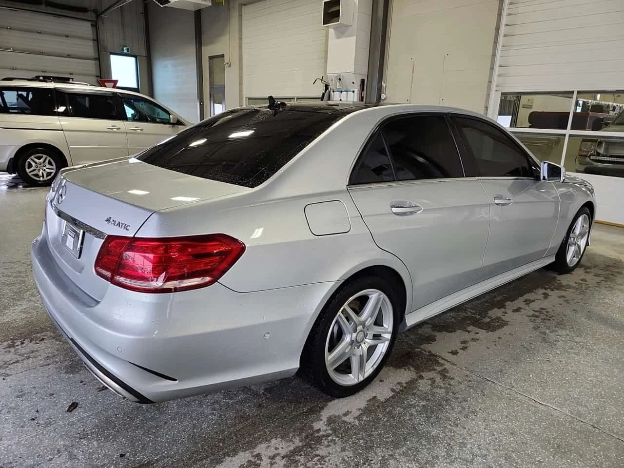 Mercedes-Benz E 500  | ОБДУХВАНЕ | ПАНОРАМА | АМБИЕНТНО, снимка 3 - Автомобили и джипове - 53946911