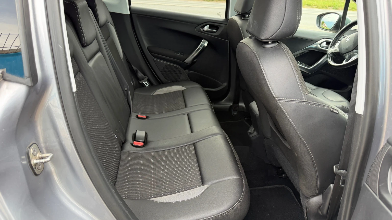 Peugeot 2008 1.6HDI ALLURE SKY, снимка 10 - Автомобили и джипове - 54655172