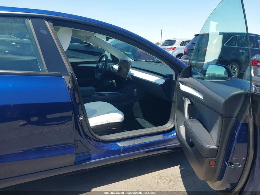 Tesla Model 3 LONG RANGE DUAL MOTOR ALL-WHEEL DRIVE, снимка 7 - Автомобили и джипове - 54743959