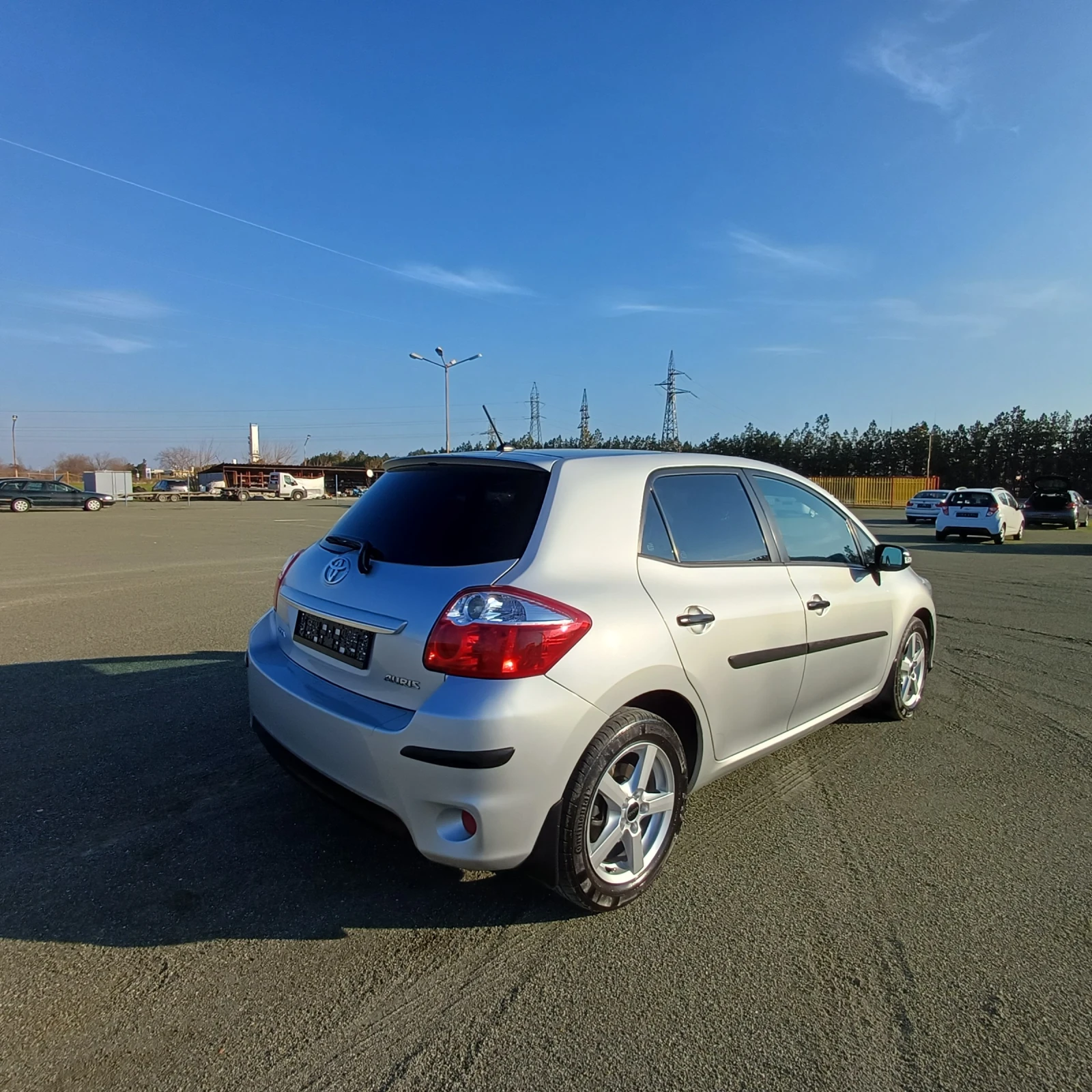 Toyota Auris, снимка 4 - Автомобили и джипове - 54828023