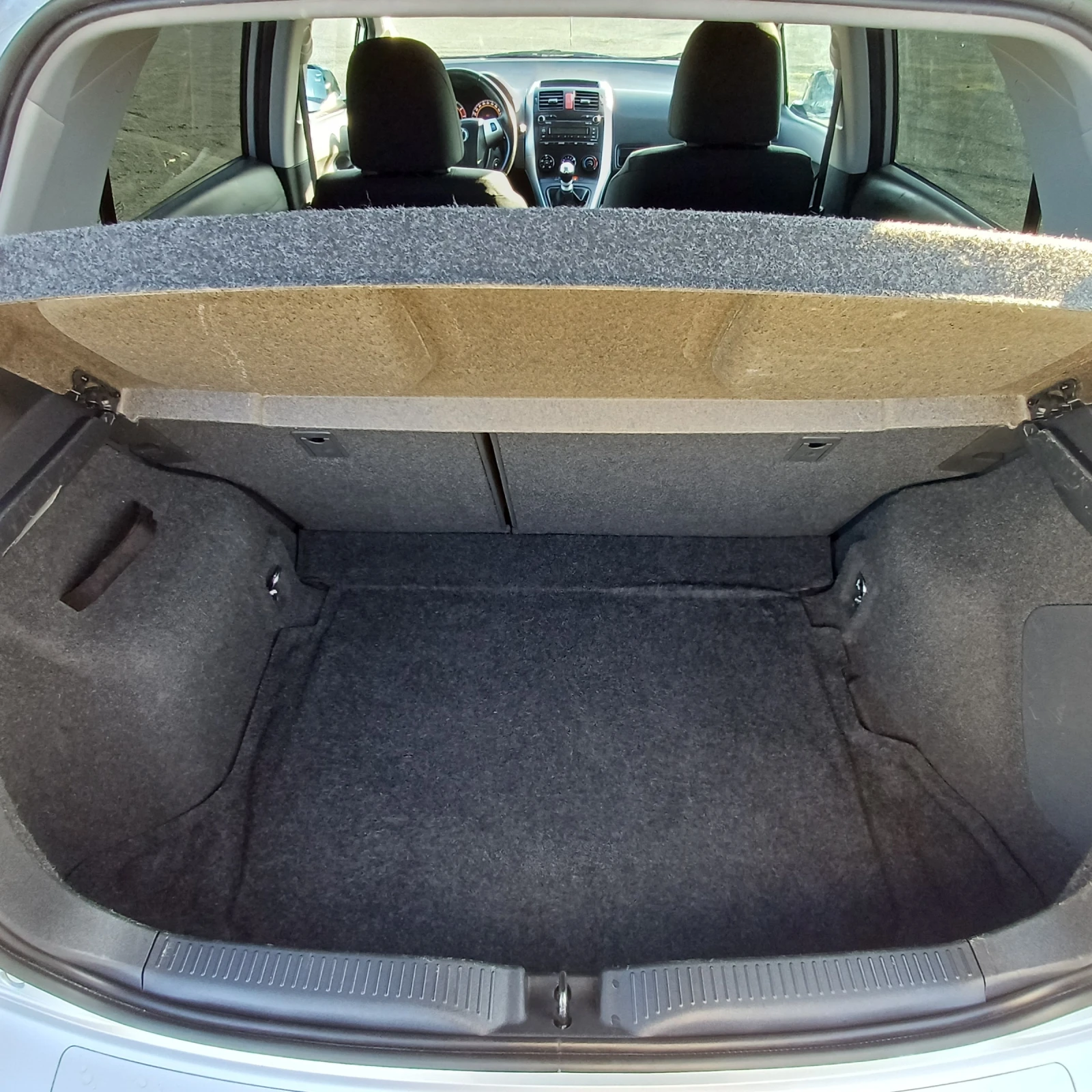 Toyota Auris, снимка 10 - Автомобили и джипове - 54828023