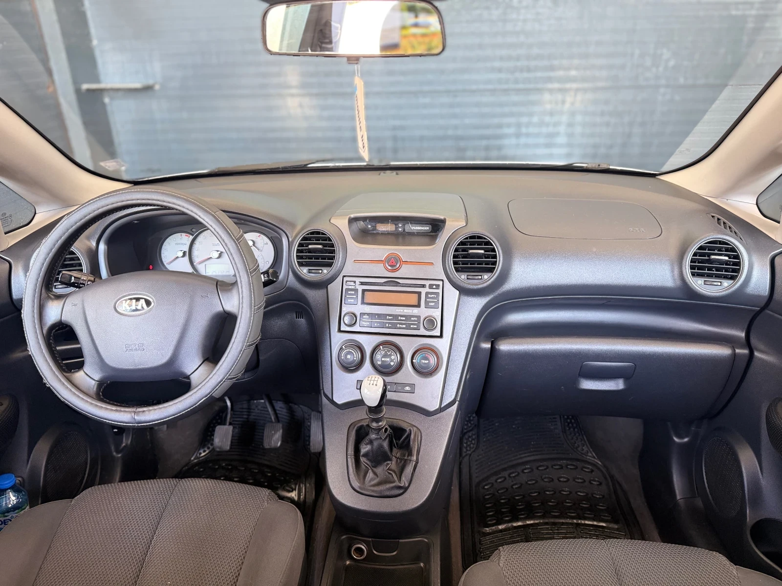 Kia Carens 2.0CRDI, снимка 13 - Автомобили и джипове - 54973269