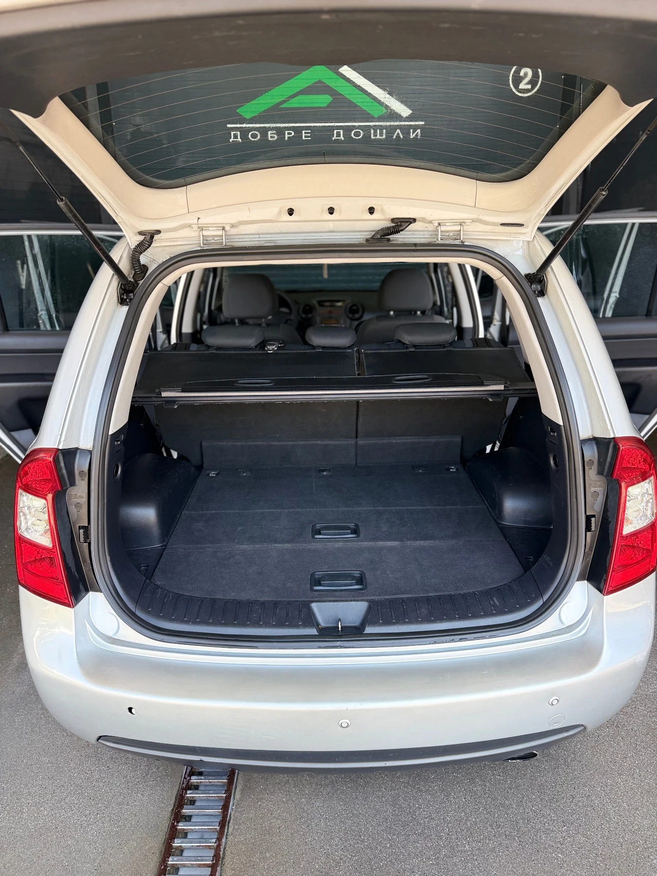 Kia Carens 2.0CRDI, снимка 10 - Автомобили и джипове - 54973269
