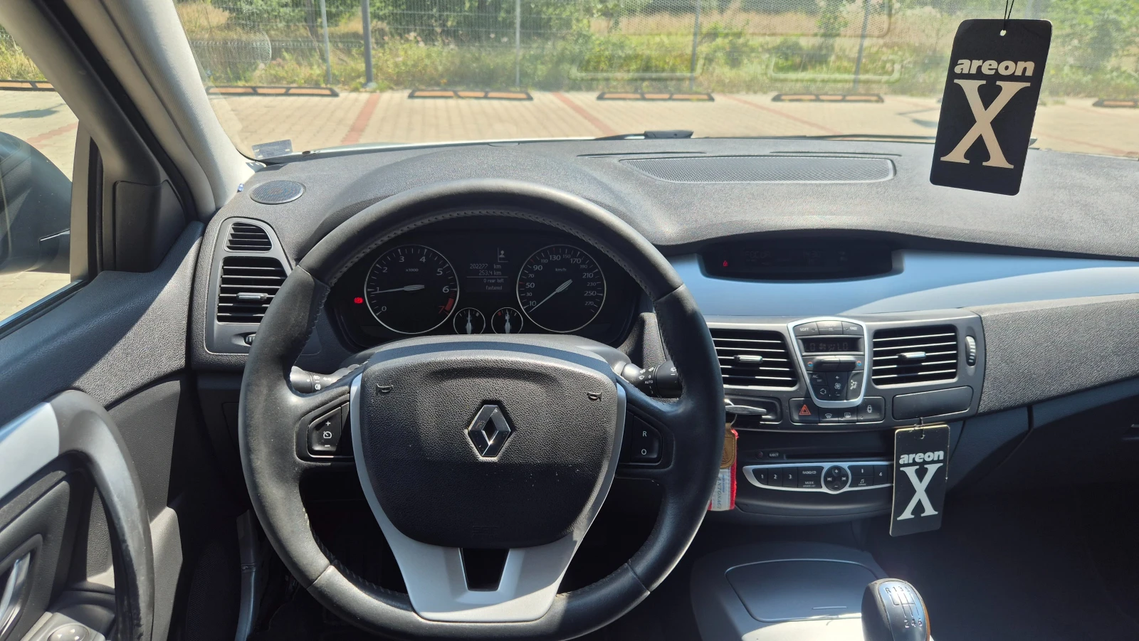 Renault Laguna 2.0 Газ, снимка 13 - Автомобили и джипове - 55560060