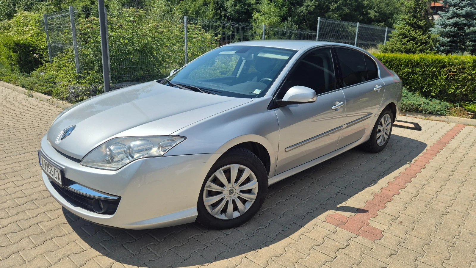 Renault Laguna 2.0 Газ, снимка 11 - Автомобили и джипове - 55560060