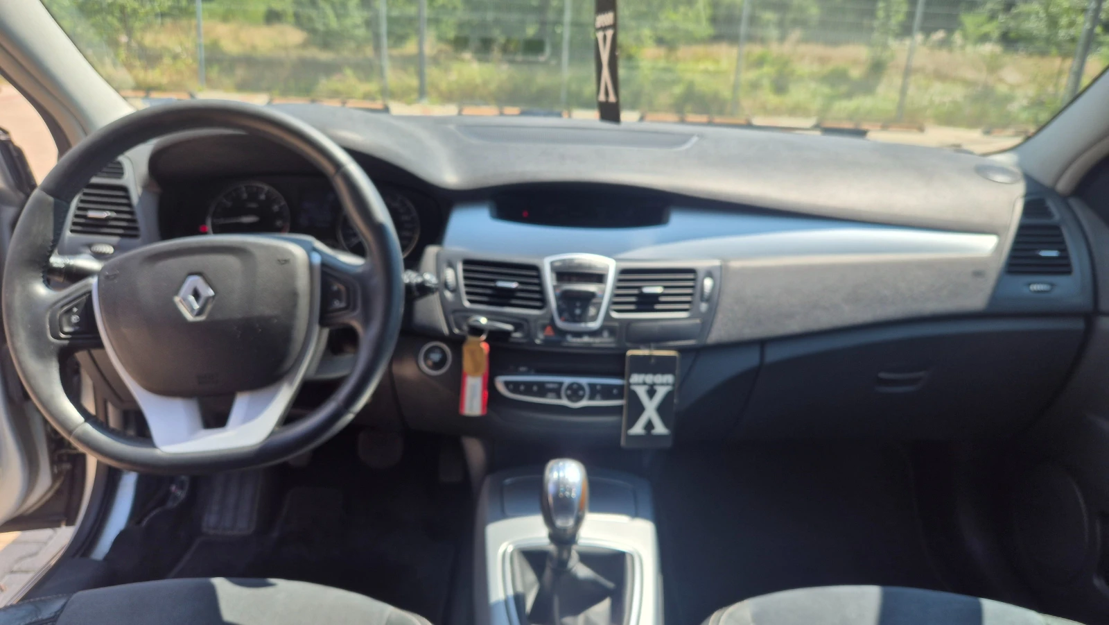 Renault Laguna 2.0 Газ, снимка 15 - Автомобили и джипове - 55560060