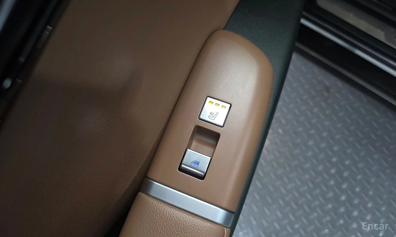 Hyundai Grandeur 3.5* LPG* PREMIUM* ОБДУХВАНЕ* ДИСТРОНИК* LANE* ASS, снимка 16 - Автомобили и джипове - 55606584
