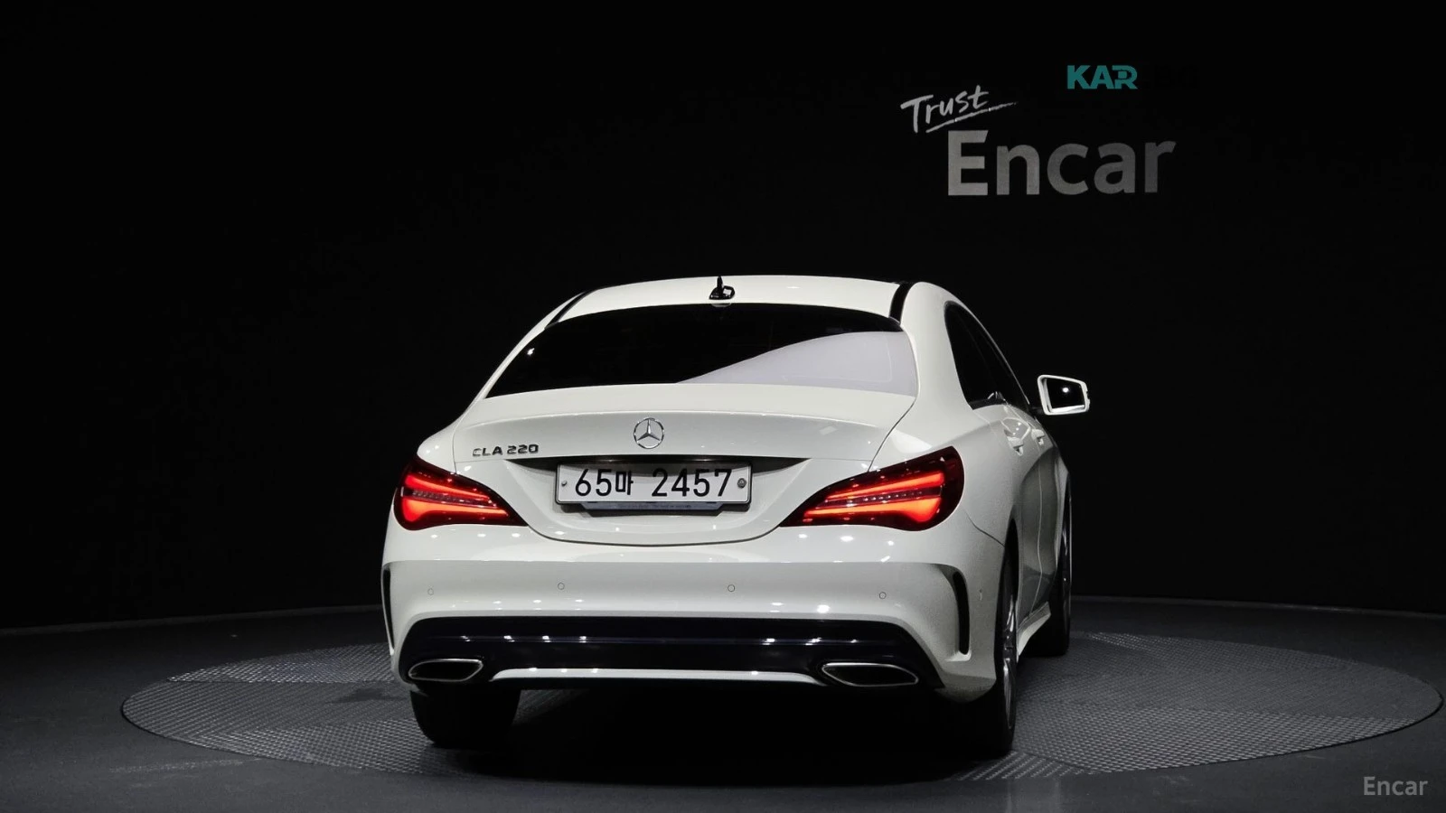 Mercedes-Benz CLA 220 AMG* КОЖА* ПОДГРЕВ* НАВИ* КАМЕРА* АВТОКРЕДИТ, снимка 4 - Автомобили и джипове - 55724413