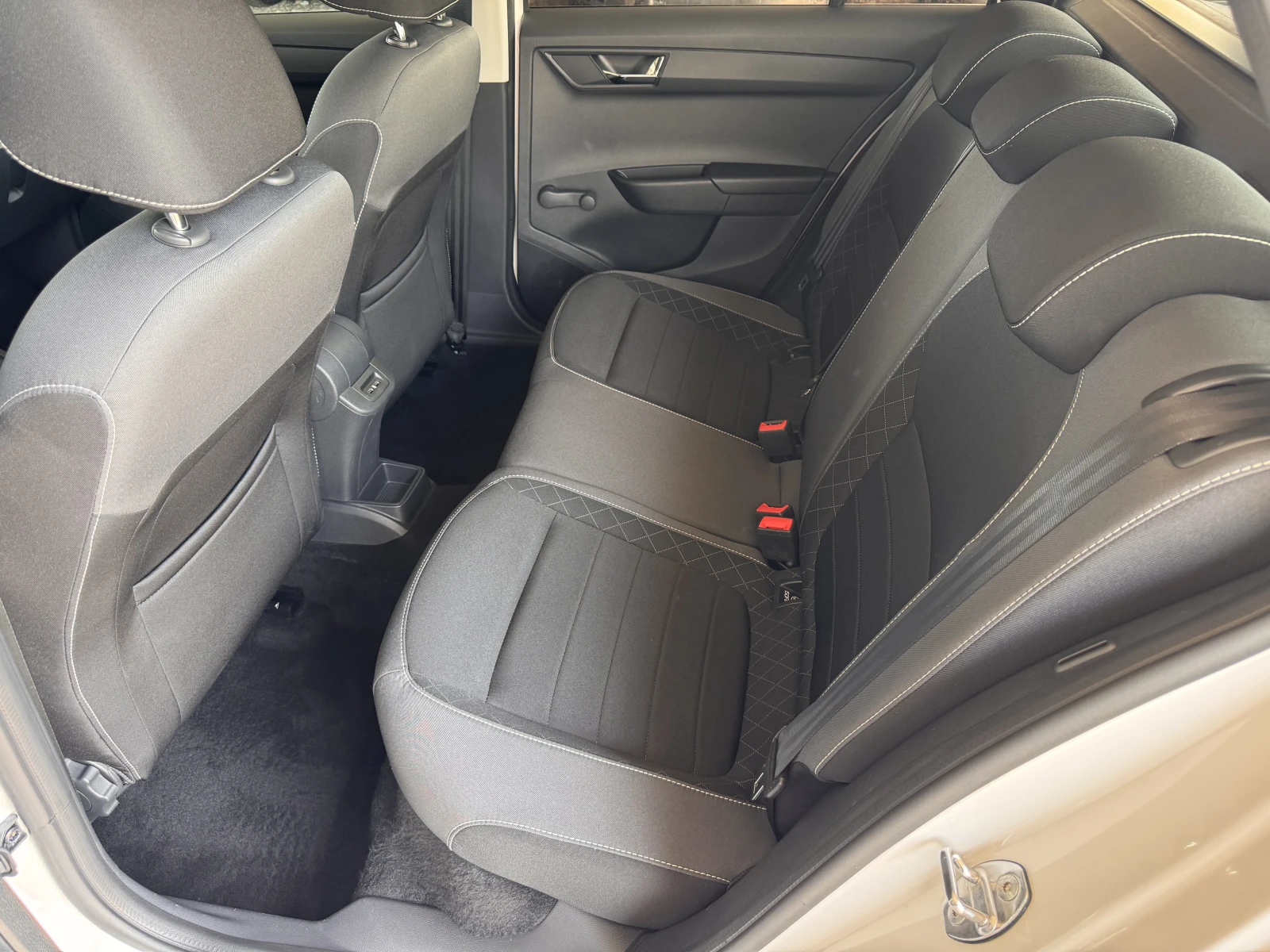 Skoda Fabia AMBITION/1.0TSI/95k.c./7AT, снимка 10 - Автомобили и джипове - 55959932