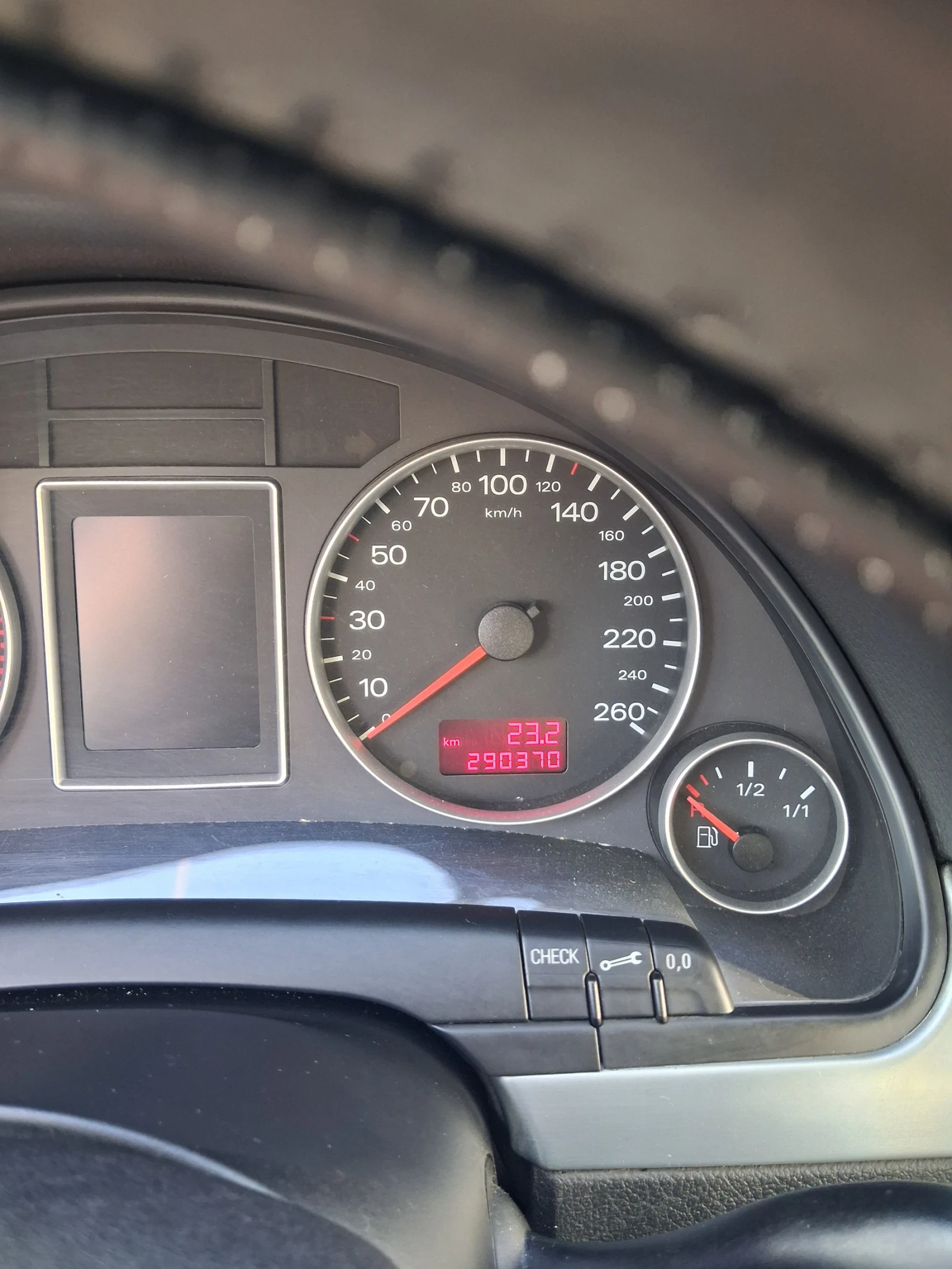 Audi A4 2.0 TDI, снимка 6 - Автомобили и джипове - 56345857