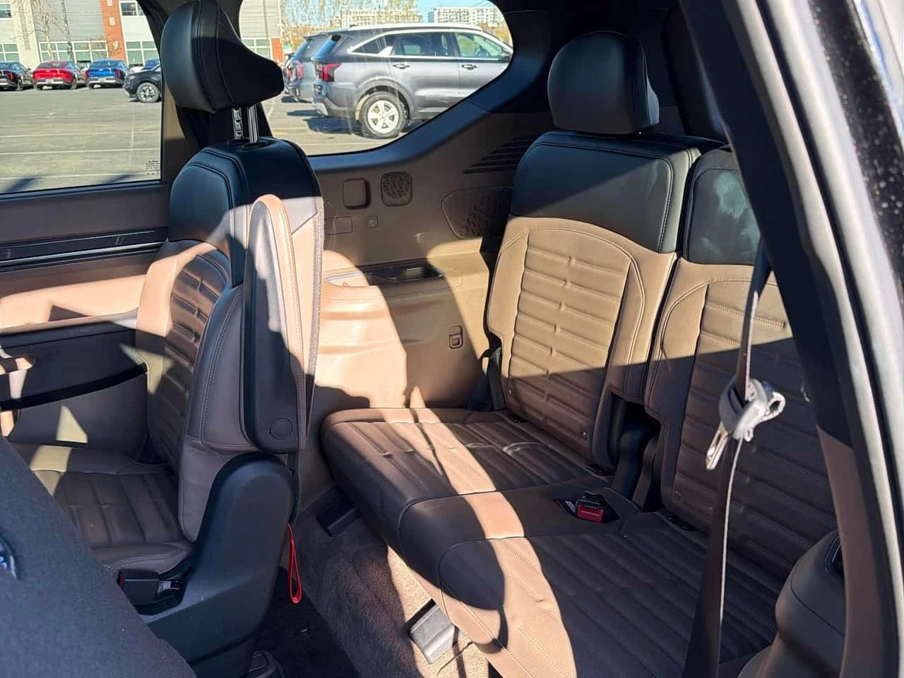 Kia EV9 Land Package  CARFAX, снимка 11 - Автомобили и джипове - 56656418
