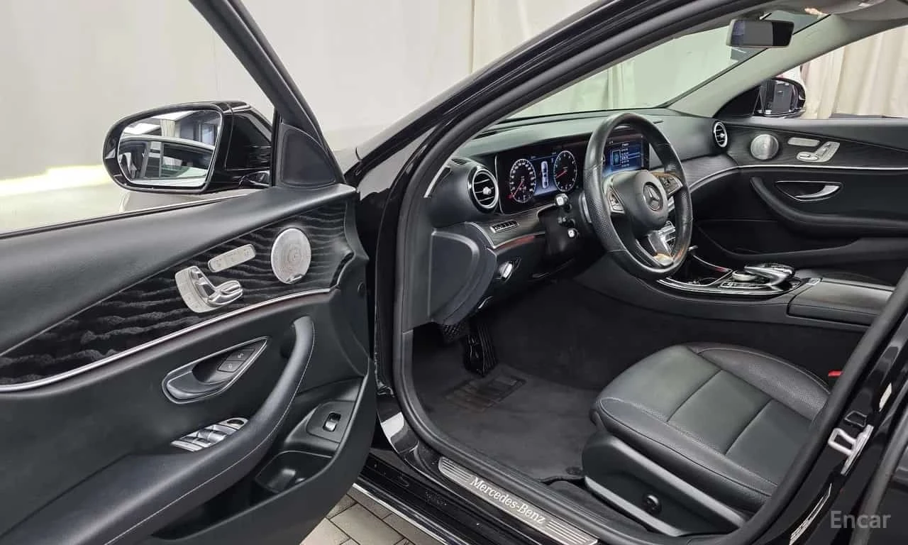 Mercedes-Benz E 300 * 4MATIC Avnatgarde * ������ ���� �� �������� | Mobile.bg � ����������� 10