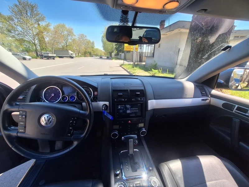 VW Touareg, снимка 5 - Автомобили и джипове - 52485007