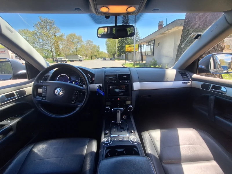 VW Touareg, снимка 4 - Автомобили и джипове - 52485007