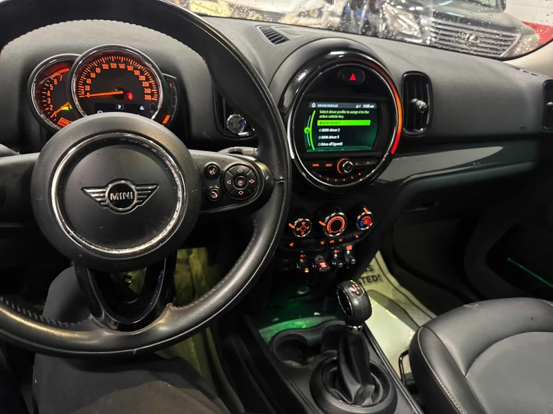 Mini Countryman * * CARFAX * * АВТО КРЕДИТ * * , снимка 6 - Автомобили и джипове - 52930970