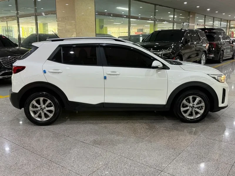 Kia Stonic 1.6 Deluxe, снимка 5 - Автомобили и джипове - 55786818
