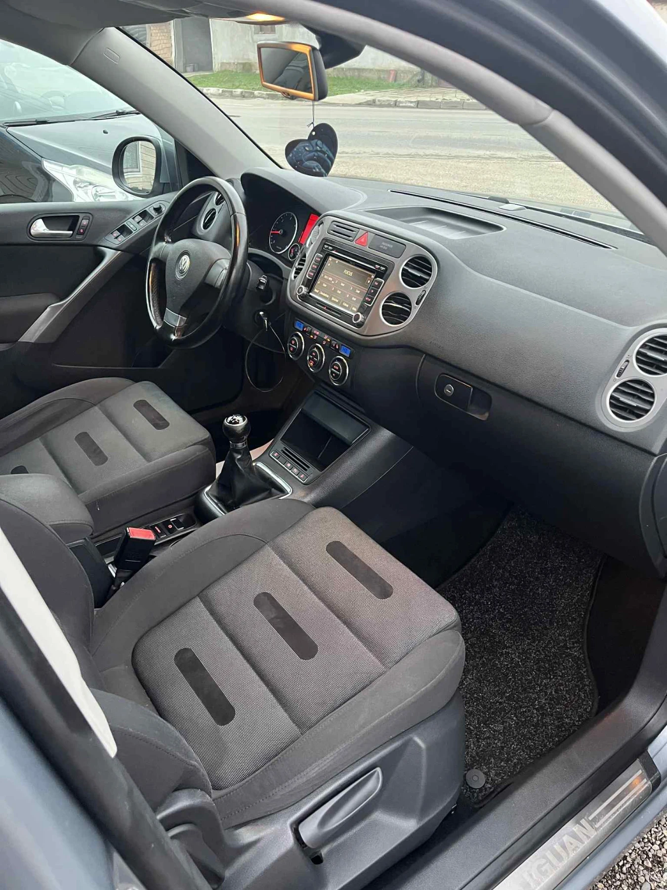 VW Tiguan Sport & Style 4X4 - изображение 9