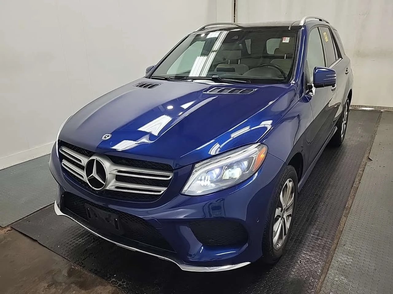 Mercedes-Benz GLE 400 ПОДГРЕВИ * ПАНО * KEYLESS * CARFAX