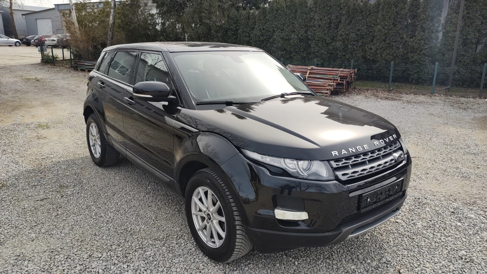 Land Rover Evoque Кожа/ 2.2d/150kc/Автом., снимка 8 - Автомобили и джипове - 54630671