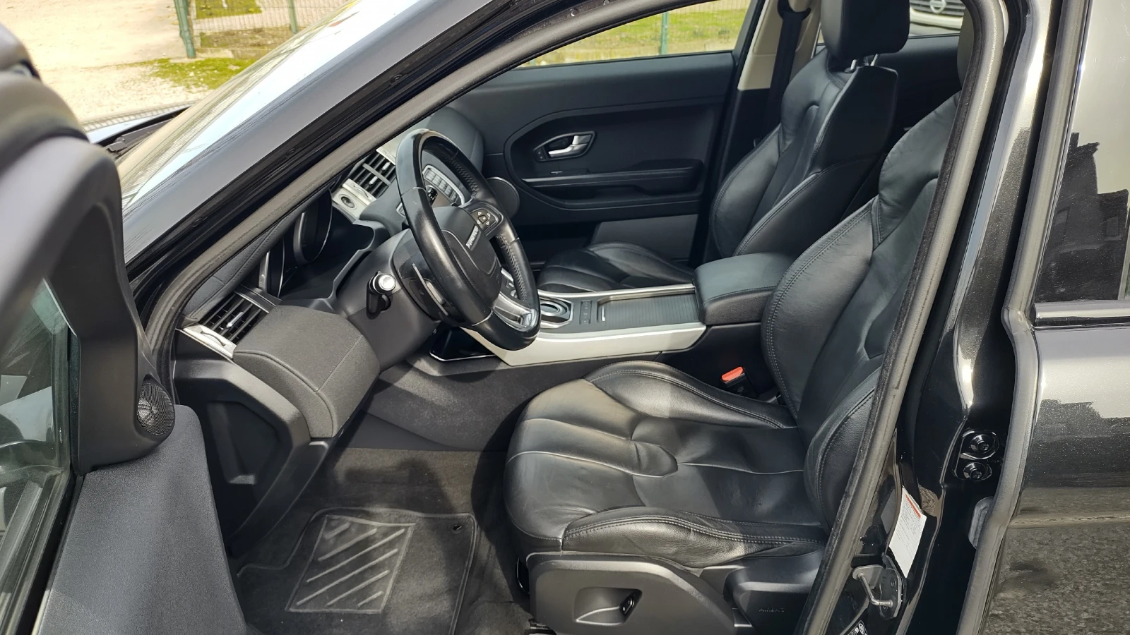 Land Rover Evoque Кожа/ 2.2d/150kc/Автом., снимка 11 - Автомобили и джипове - 54630671