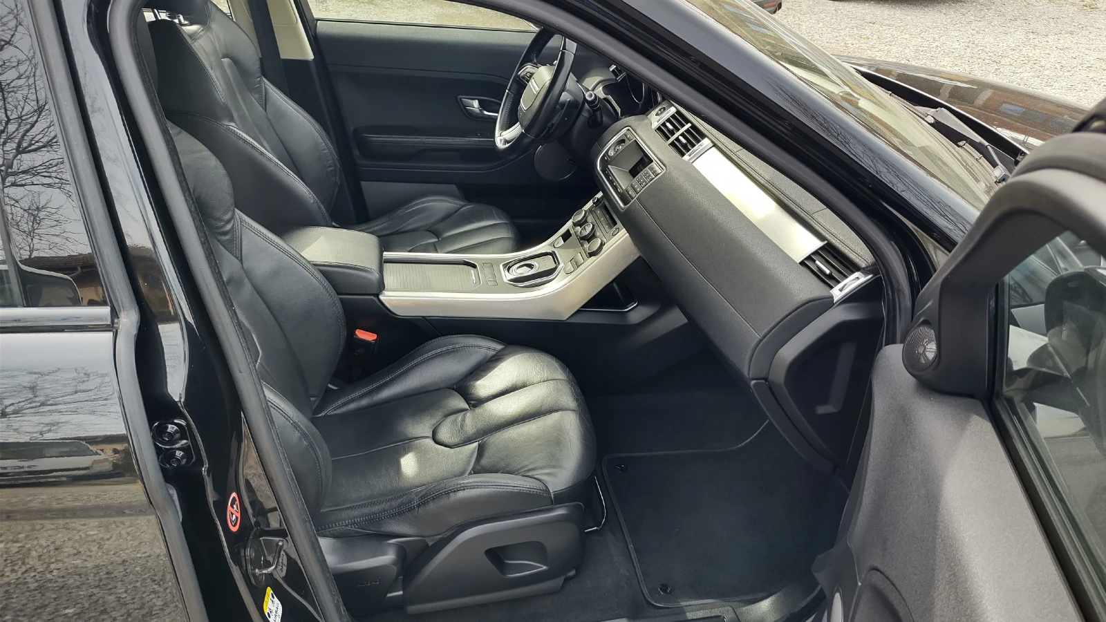 Land Rover Evoque Кожа/ 2.2d/150kc/Автом., снимка 16 - Автомобили и джипове - 54630671