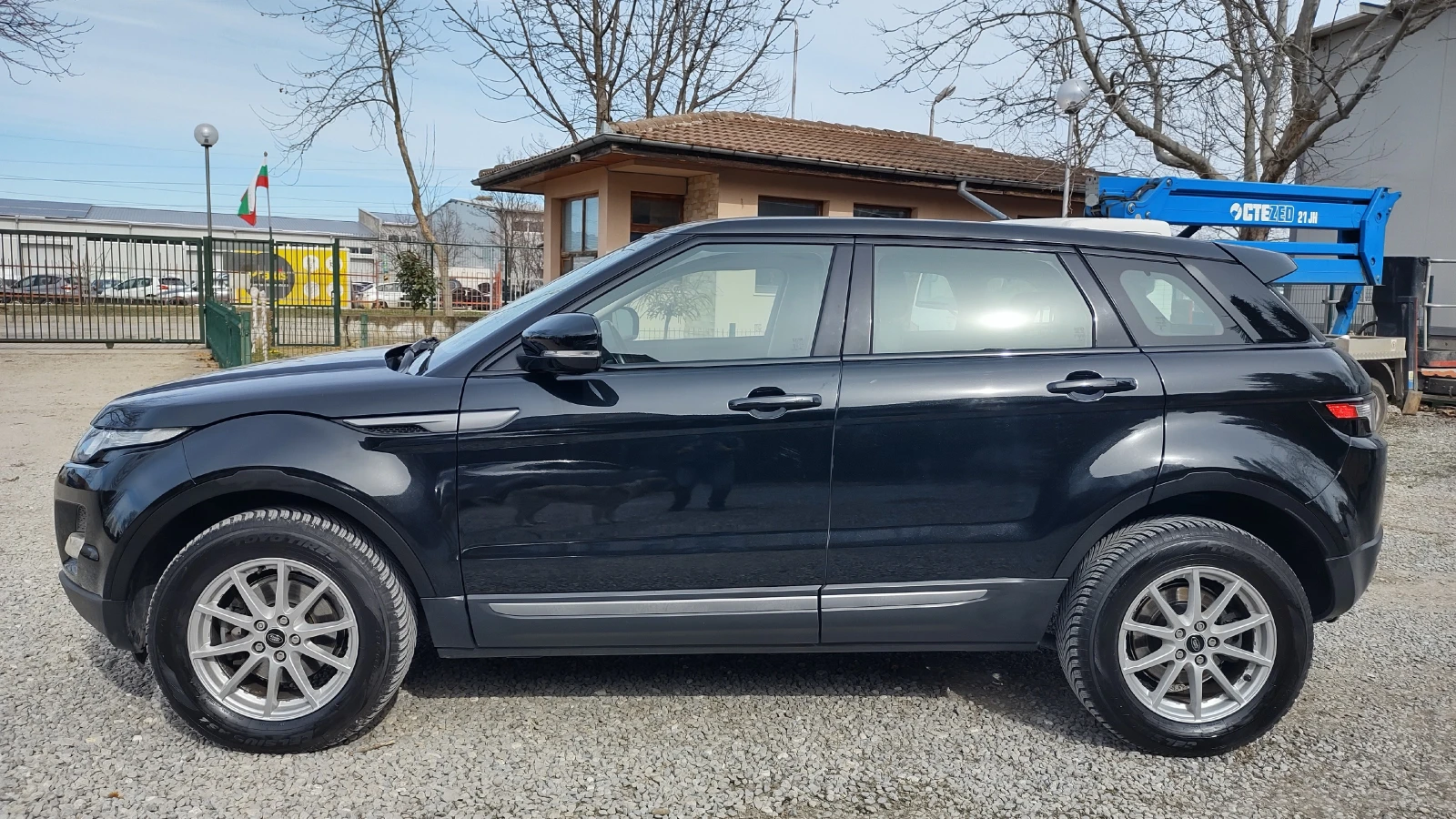 Land Rover Evoque Кожа/ 2.2d/150kc/Автом., снимка 3 - Автомобили и джипове - 54630671