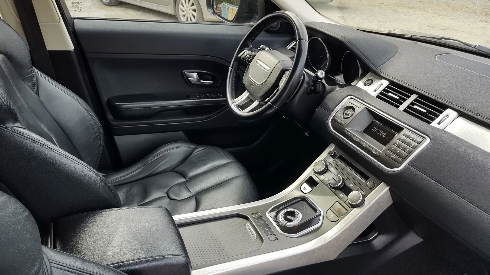 Land Rover Evoque Кожа/ 2.2d/150kc/Автом., снимка 15 - Автомобили и джипове - 54630671