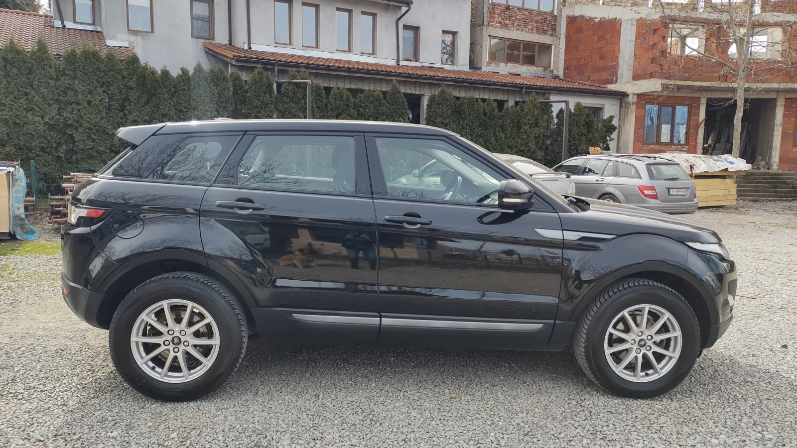 Land Rover Evoque Кожа/ 2.2d/150kc/Автом., снимка 7 - Автомобили и джипове - 54630671