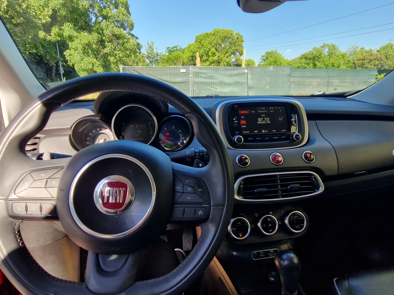 Fiat 500X 4x4 автоматик / кожа / сервизна история, снимка 13 - Автомобили и джипове - 54728023