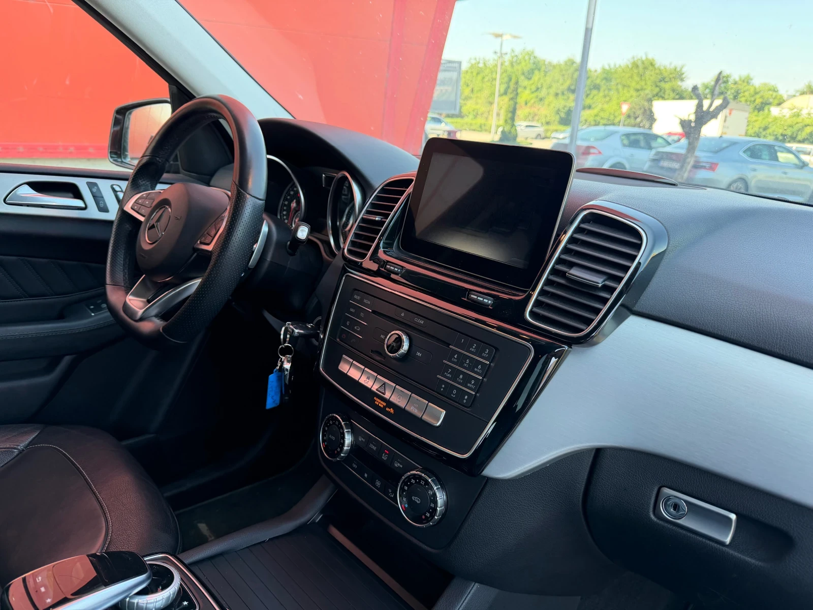 Mercedes-Benz GLE 350 AMG* 9G* LED* , снимка 8 - Автомобили и джипове - 55229619