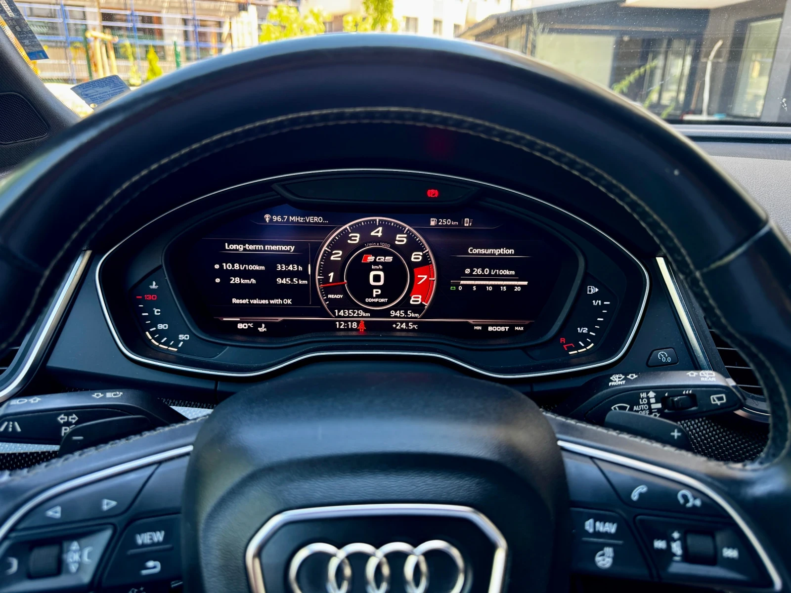 Audi SQ5 3.0 TFSI  / Панорама / 360 / B&O / Пълна история, снимка 9 - Автомобили и джипове - 55241426