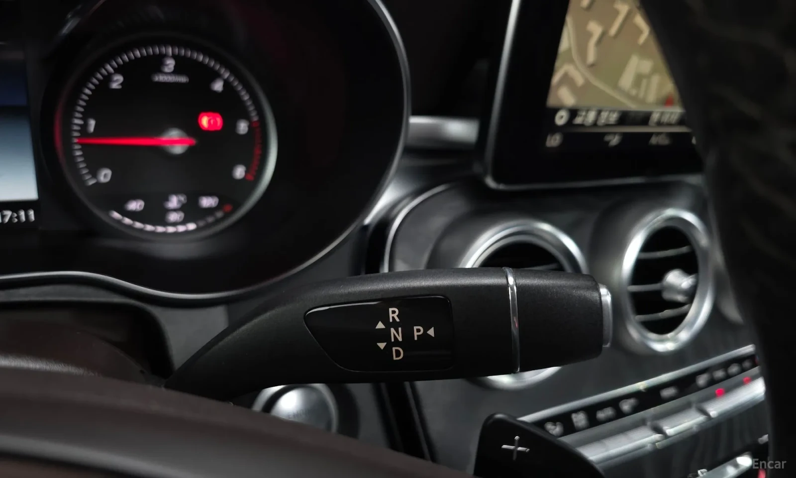 Mercedes-Benz GLC 220, снимка 9 - Автомобили и джипове - 55282548