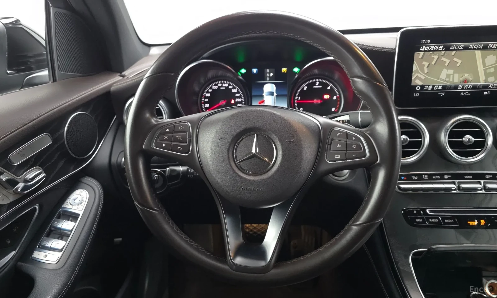 Mercedes-Benz GLC 220, снимка 13 - Автомобили и джипове - 55282548