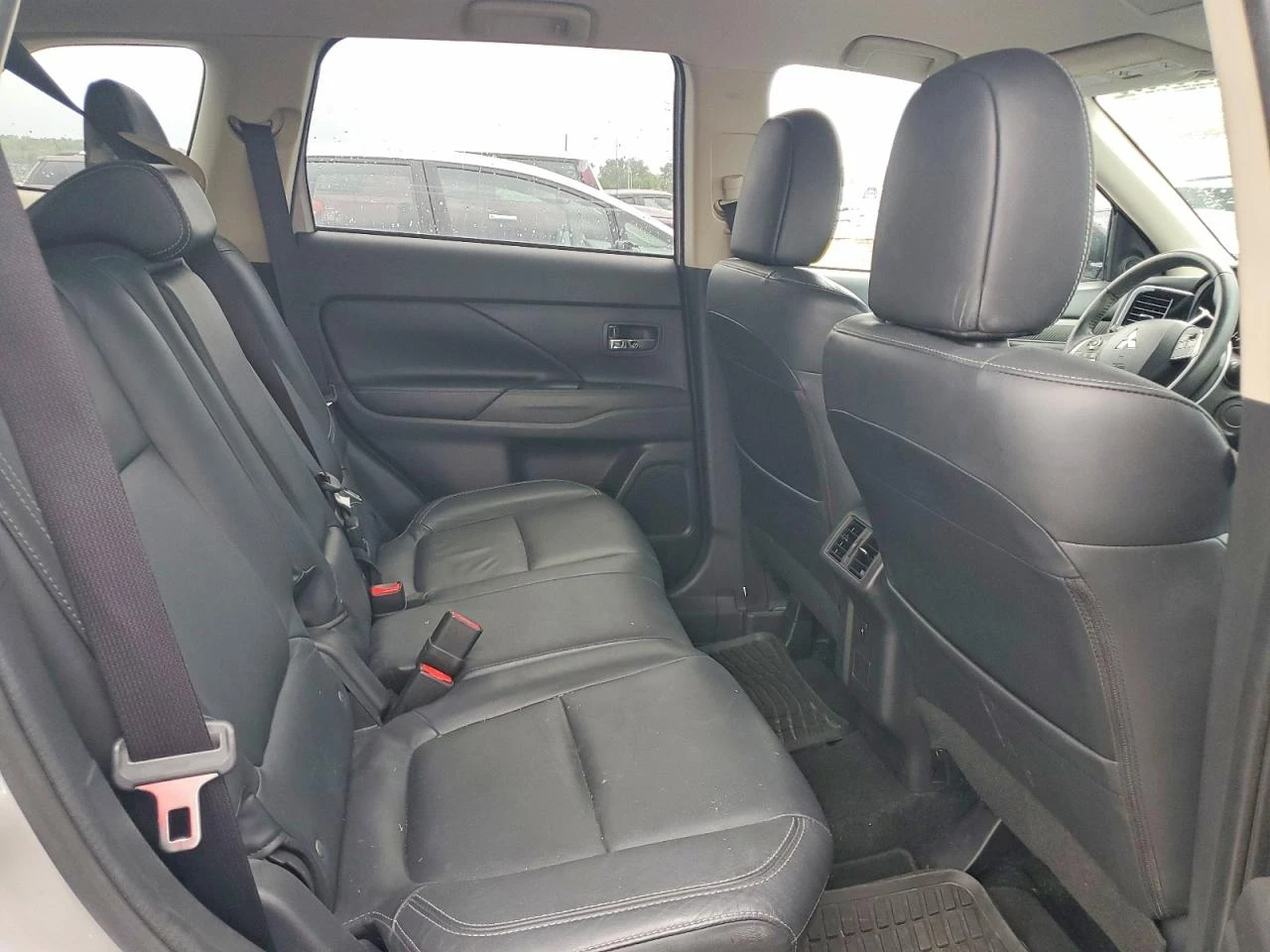 Mitsubishi Outlander 2.4l Se, снимка 11 - Автомобили и джипове - 56202875