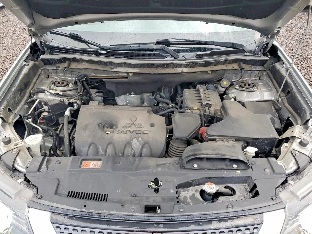 Mitsubishi Outlander 2.4l Se, снимка 12 - Автомобили и джипове - 56202875