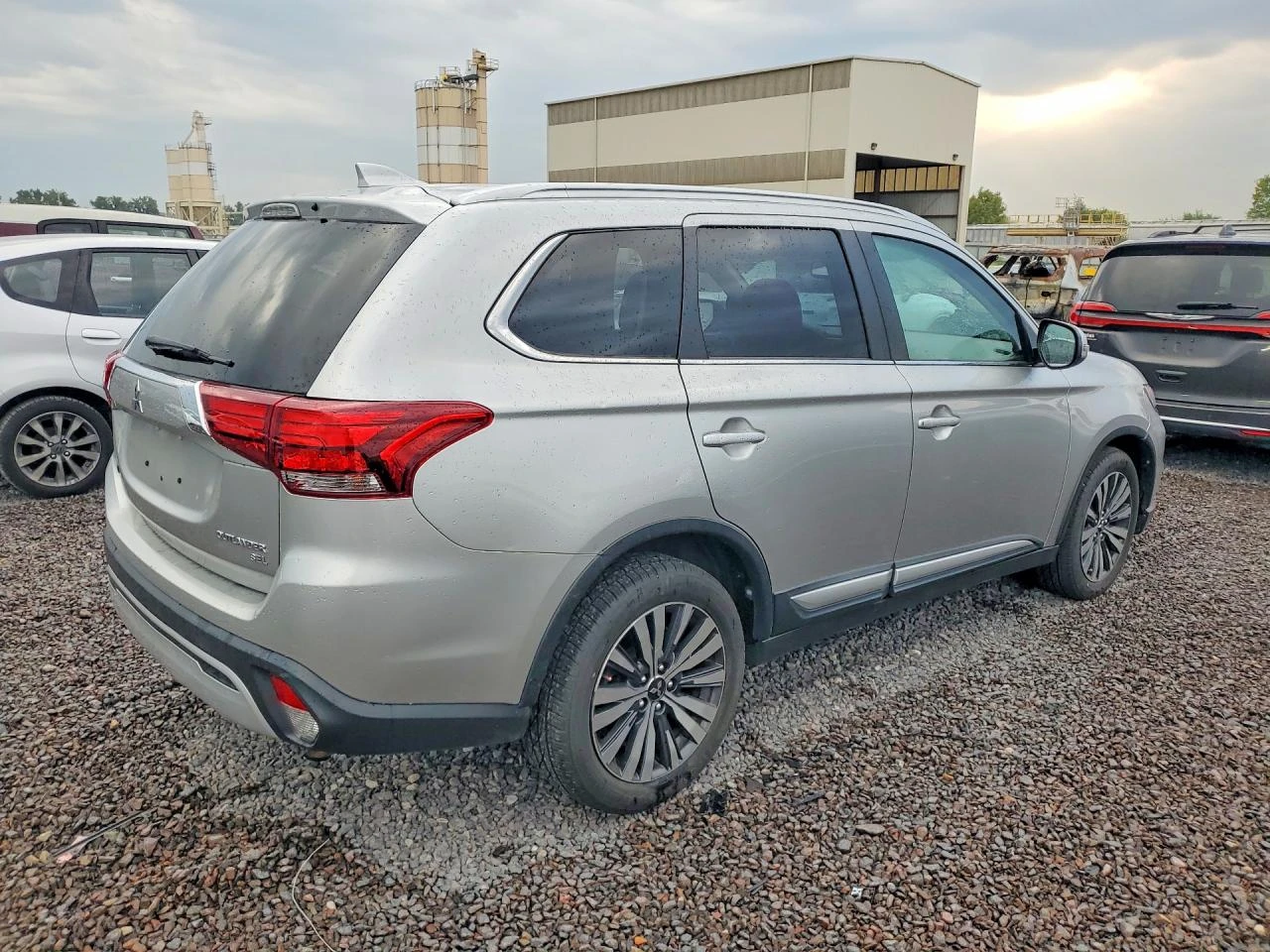 Mitsubishi Outlander 2.4l Se, снимка 3 - Автомобили и джипове - 56202875