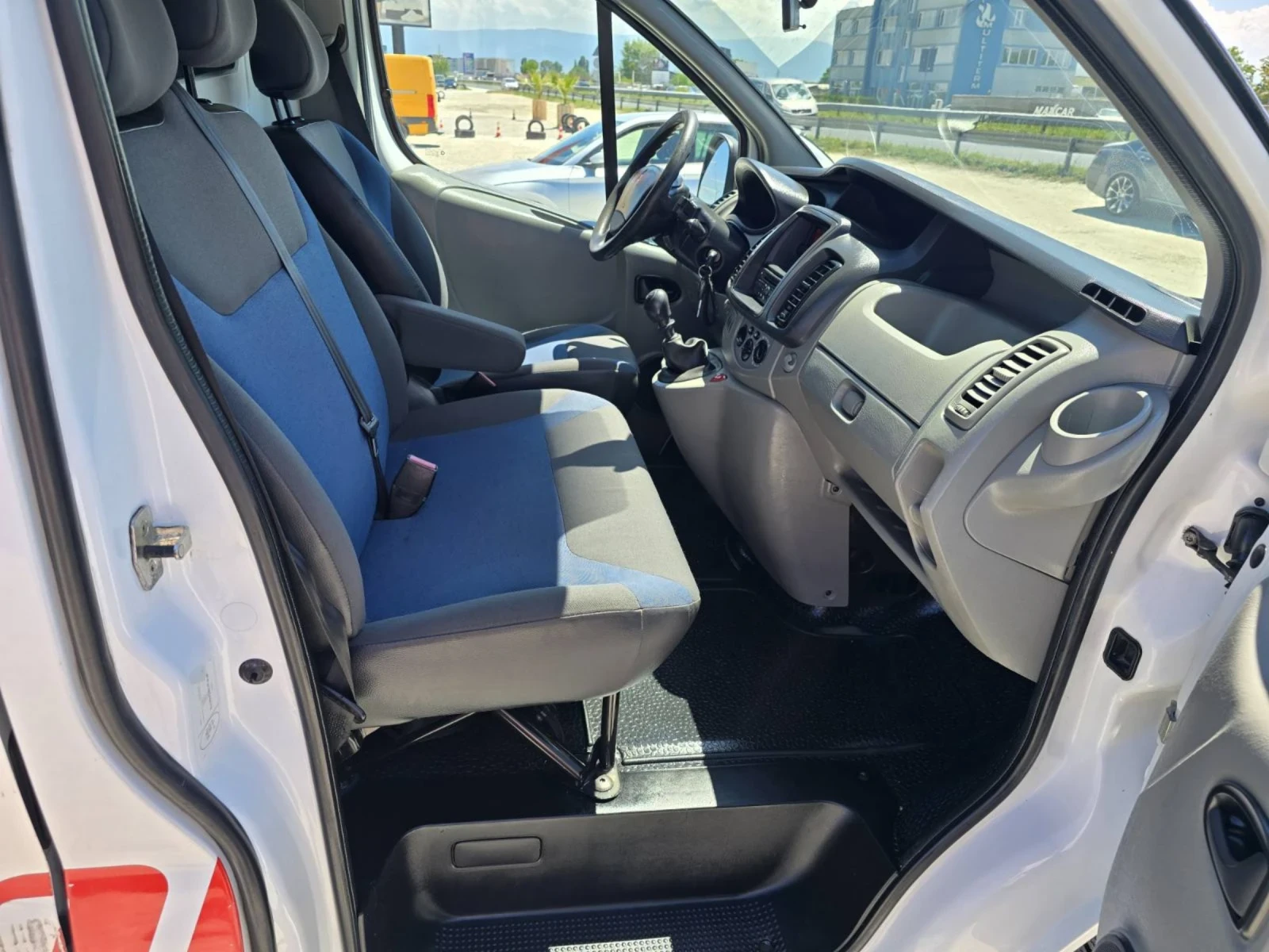 Renault Trafic 2.0dci/КЛИМА/190хкм/EUR5 - изображение 10