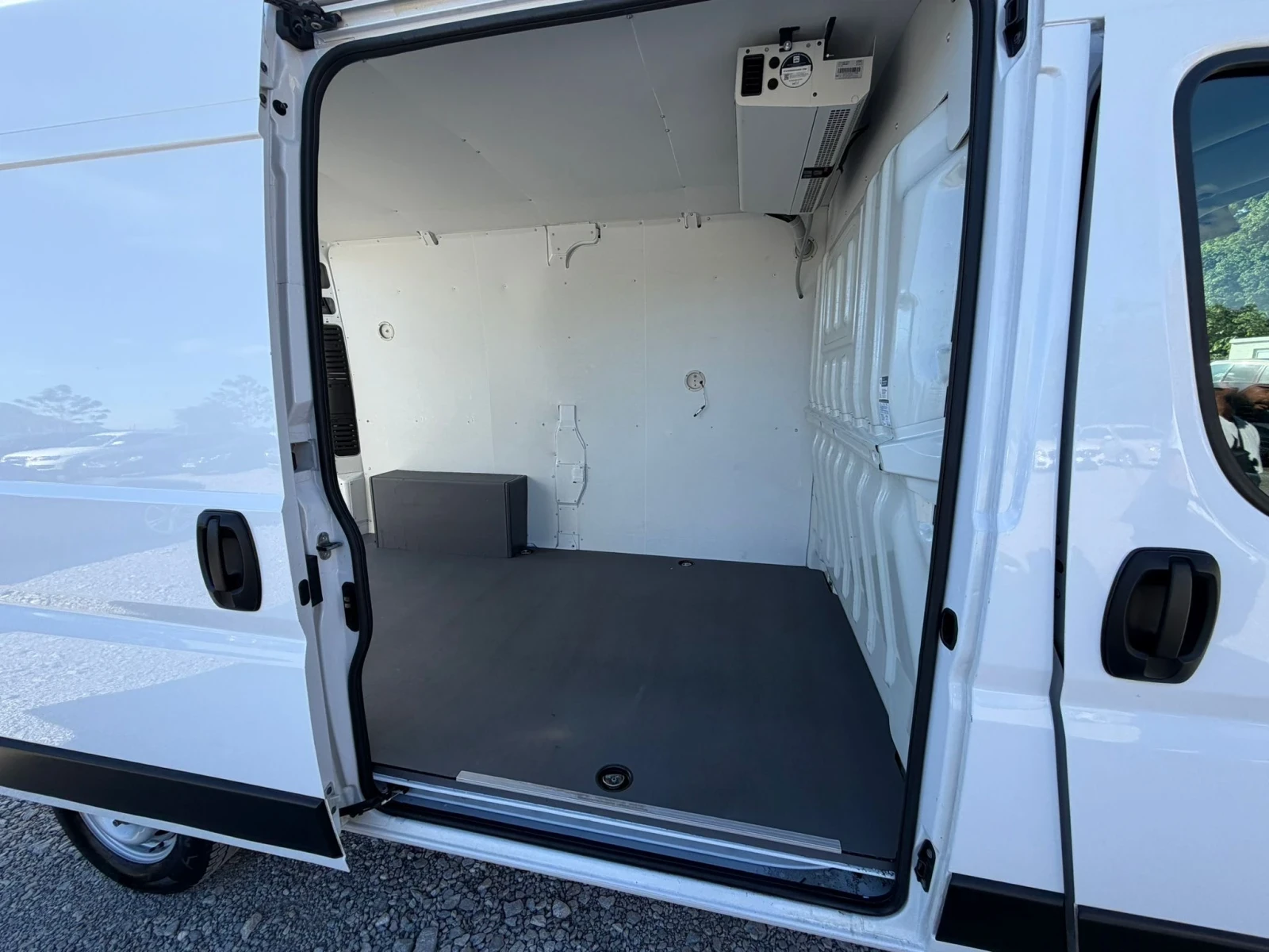 Fiat Ducato 2.2 D - 140к.c * ХЛАДИЛЕН O С + 30 C* * Като нов* , снимка 9 - Бусове и автобуси - 54544323