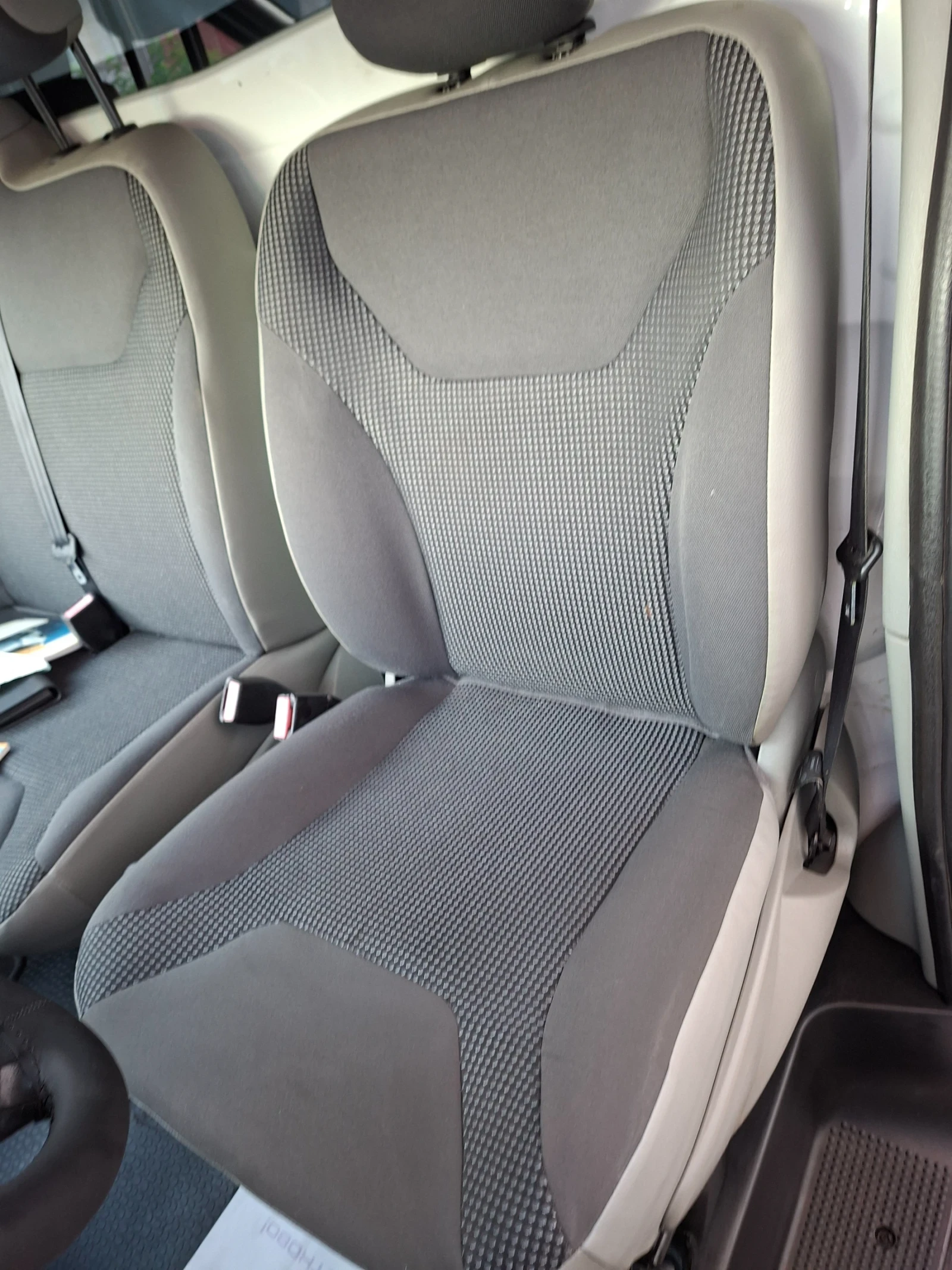 Opel Vivaro Топ състояние! Реални 270км, снимка 9 - Бусове и автобуси - 55610916