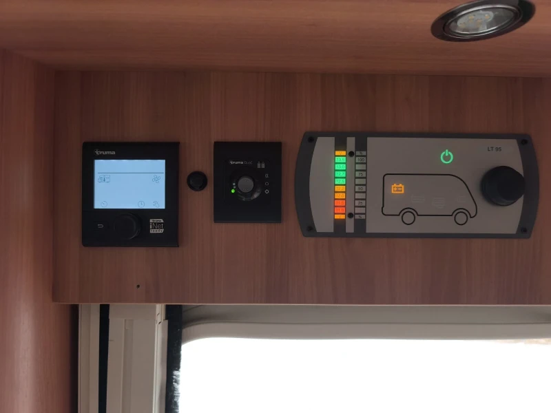 Кемпер HYMER / ERIBA 695 CL, снимка 11 - Каравани и кемпери - 52461425