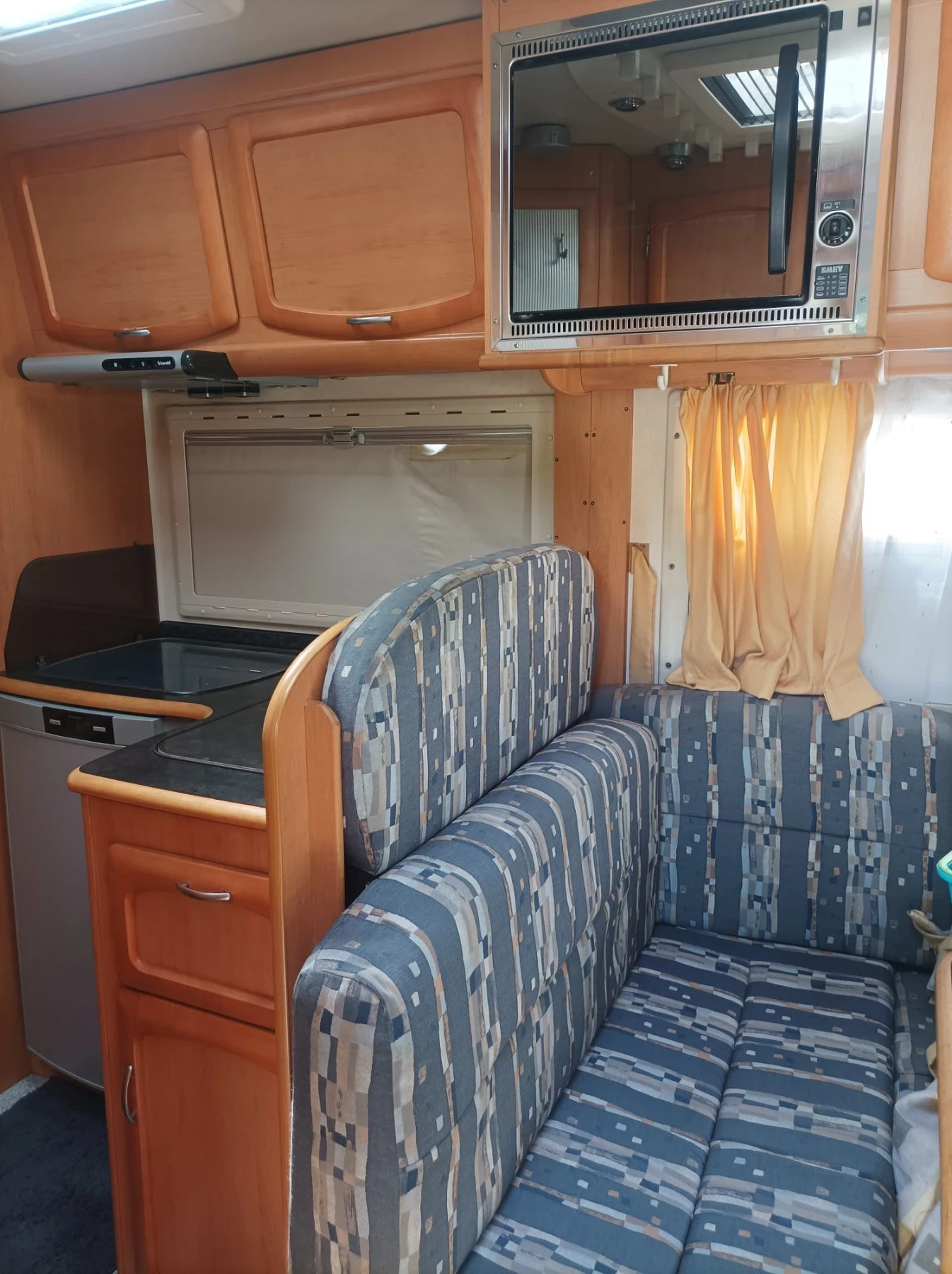Кемпер Frankia Holiday Class, снимка 6 - Каравани и кемпери - 55250591