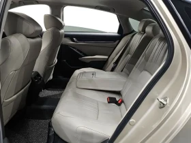 Honda Accord 10Th Generation 2.0 Hybrid Touring, снимка 10